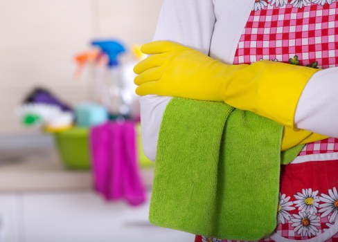 Dust removal and surface cleaning after renovation in a commercial unit